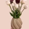 Bosje real touch tulp in wit en burgundy met levensechte uitstraling