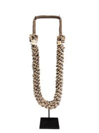 Decoratie schelpenketting op standaard in beige van 55 cm hoog