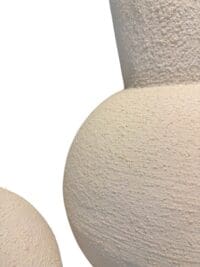 grote off white stoere vaas met ruwe matte structuur voor droogbloemen of kunstbloemen