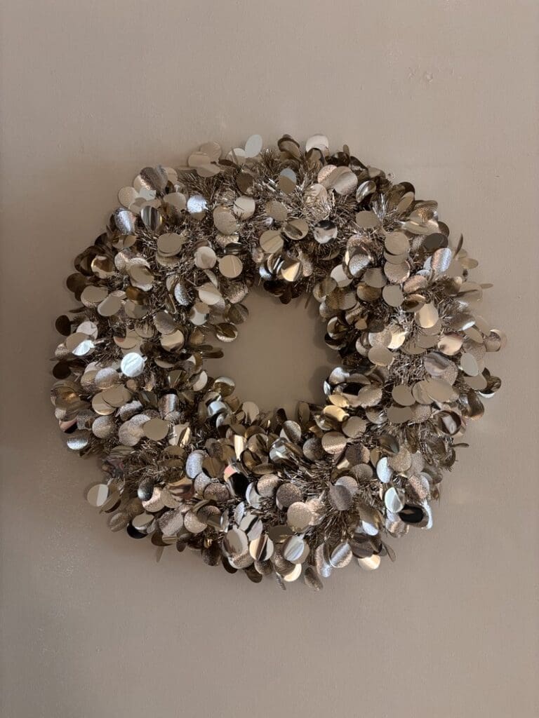 Champagne beige kerstkrans in 46, 60 en 75 cm, passend bij luxe beige kerstbomen